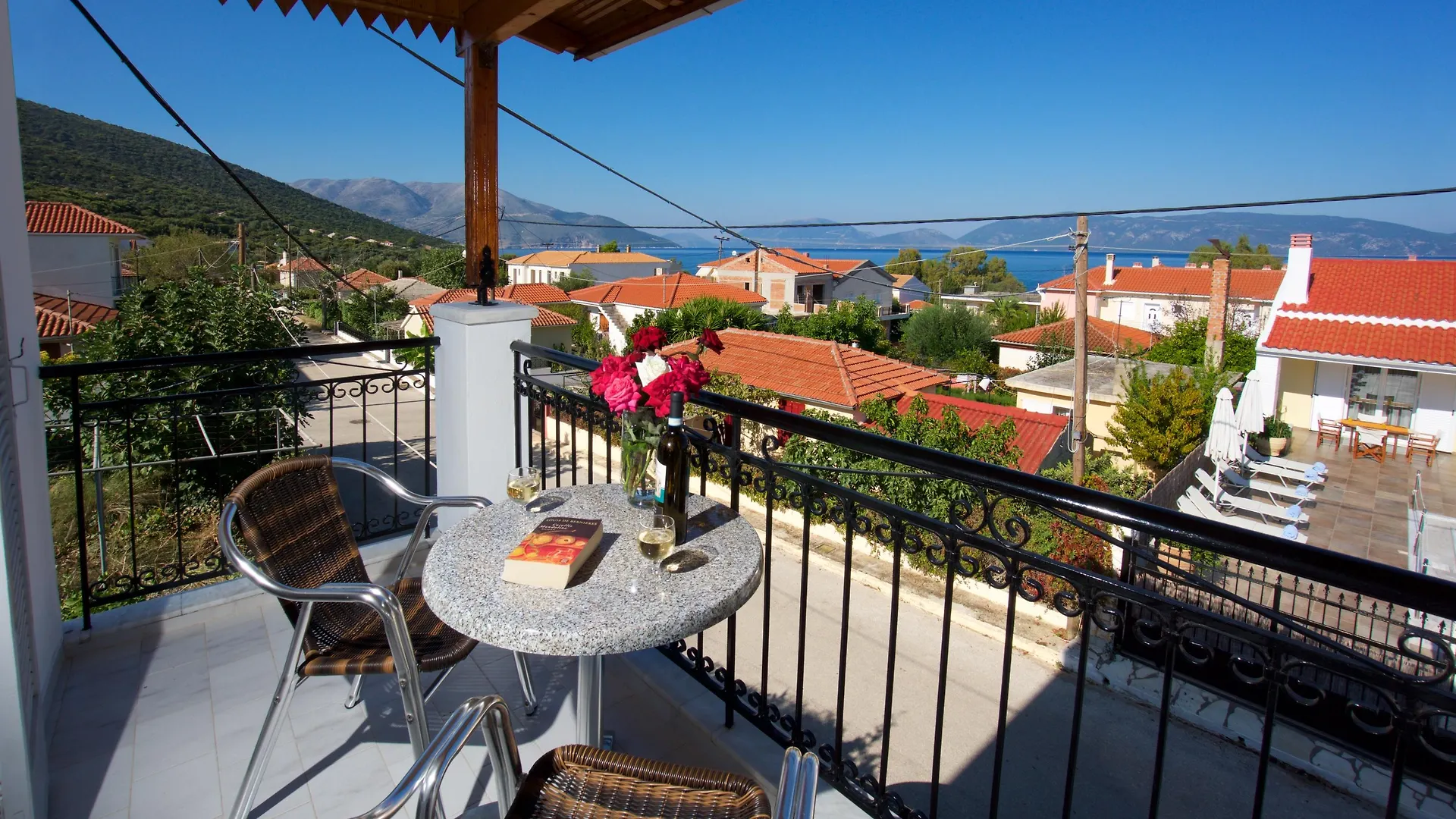 Studios Diamanto Karavomylos Apartment