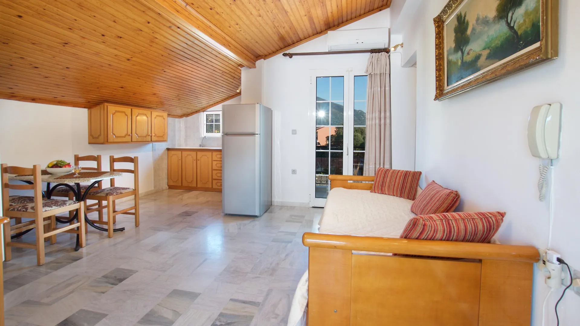 Apartment Studios Diamanto Karavomylos